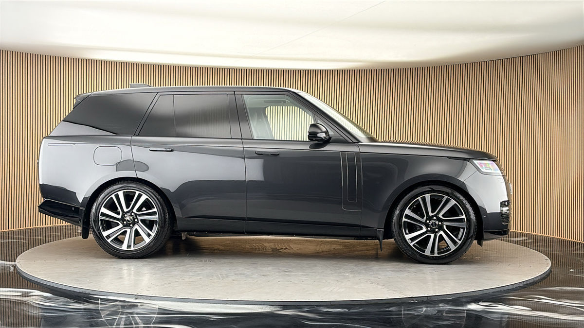 More views of Land Rover Range Rover