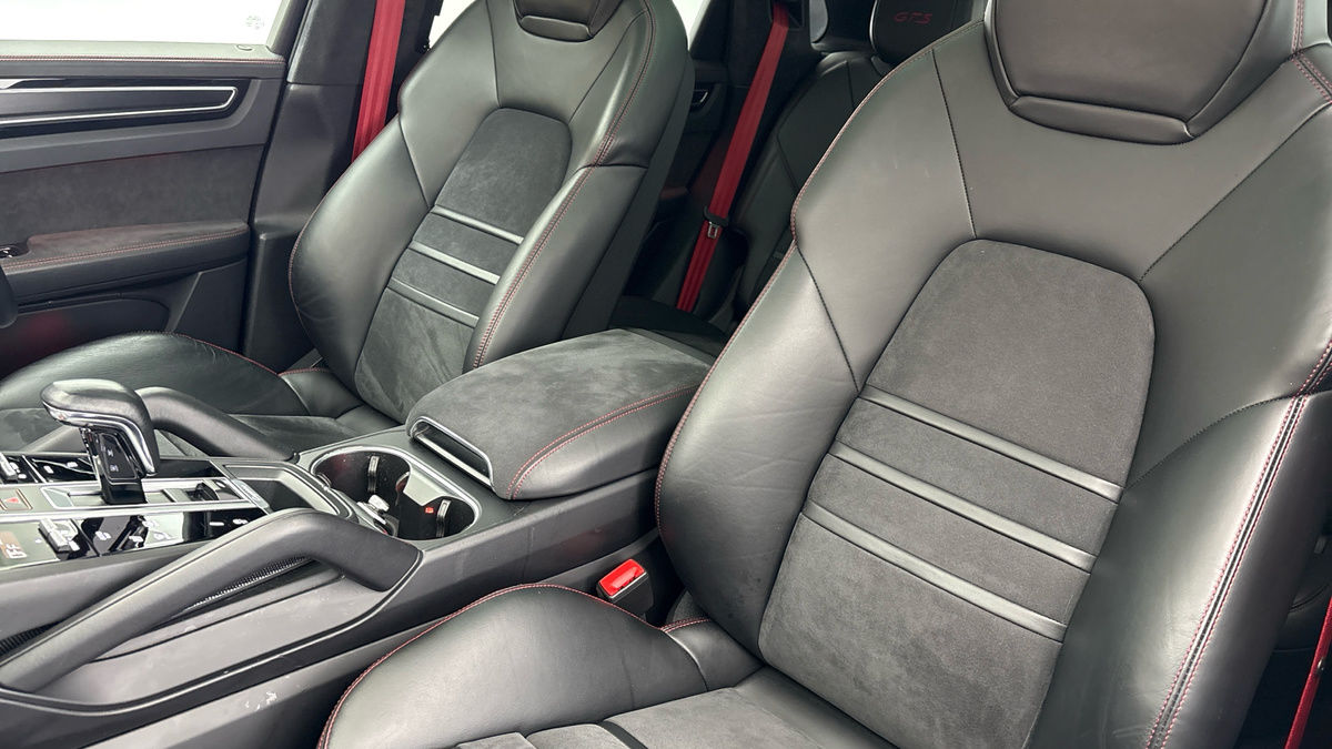 Porsche Cayenne Image 7