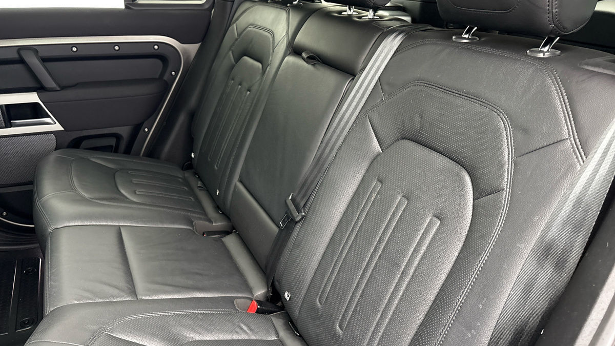 Land Rover Defender 110 Urban Image 8