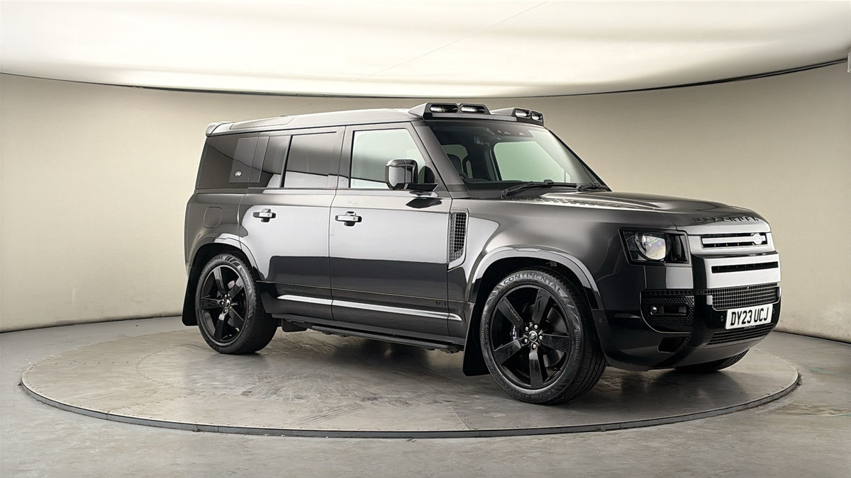 More views of Land Rover Defender 110