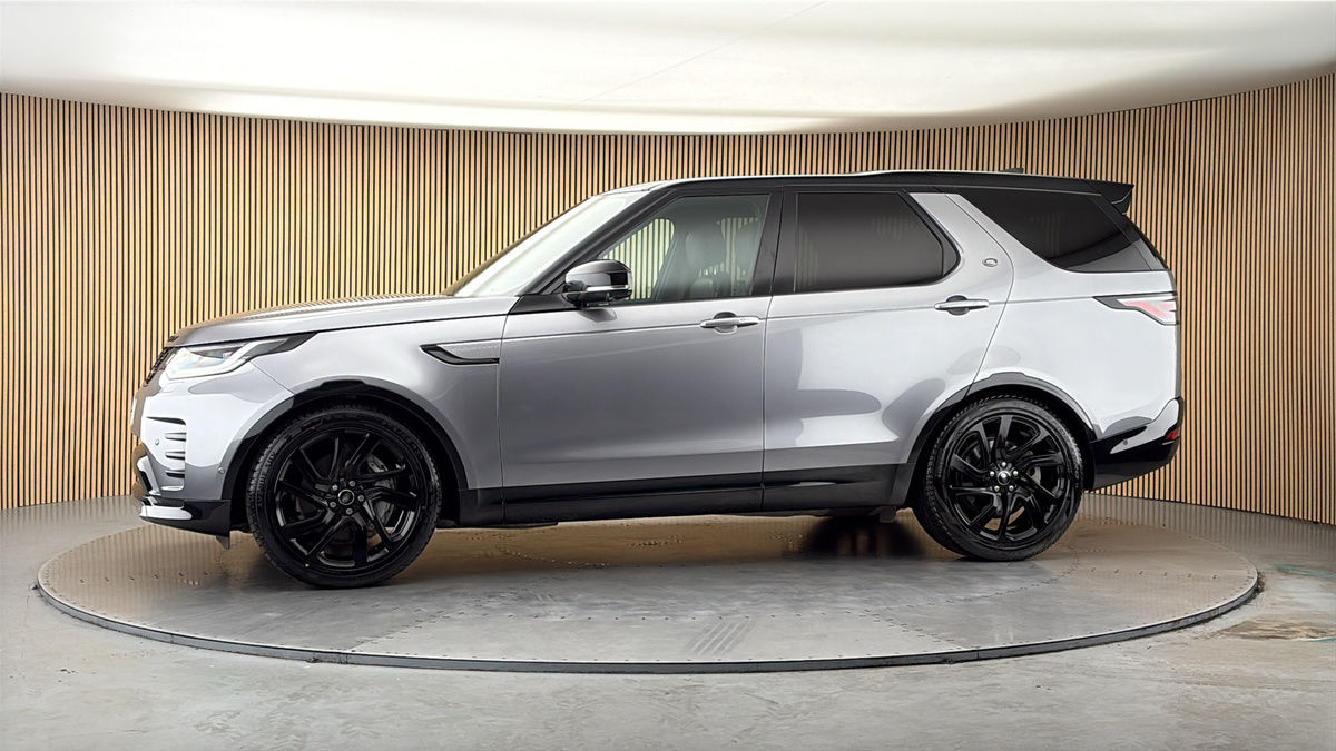 More views of Land Rover Discovery