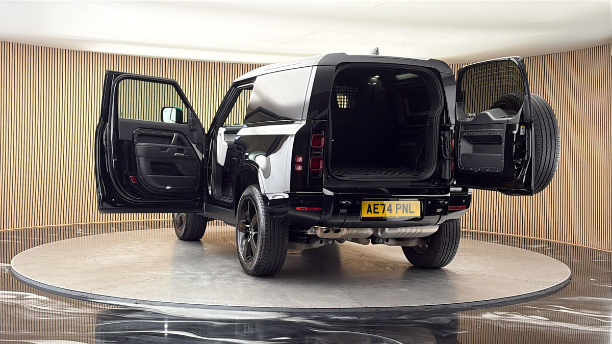 More views of Land Rover Defender 90
