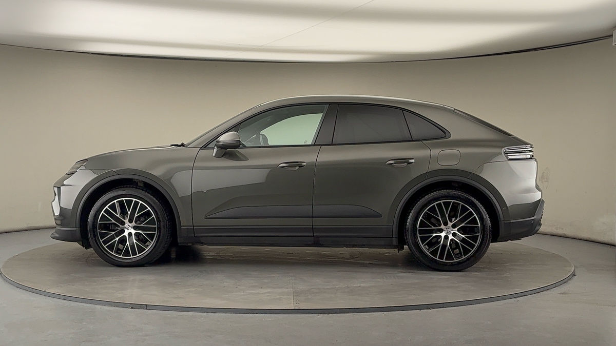 More views of Porsche Macan
