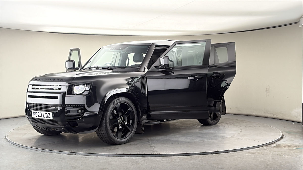 More views of Land Rover Defender 110