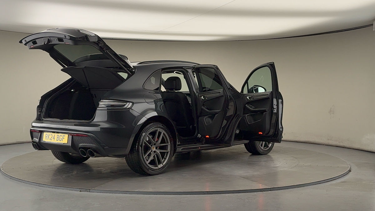 More views of Porsche Macan