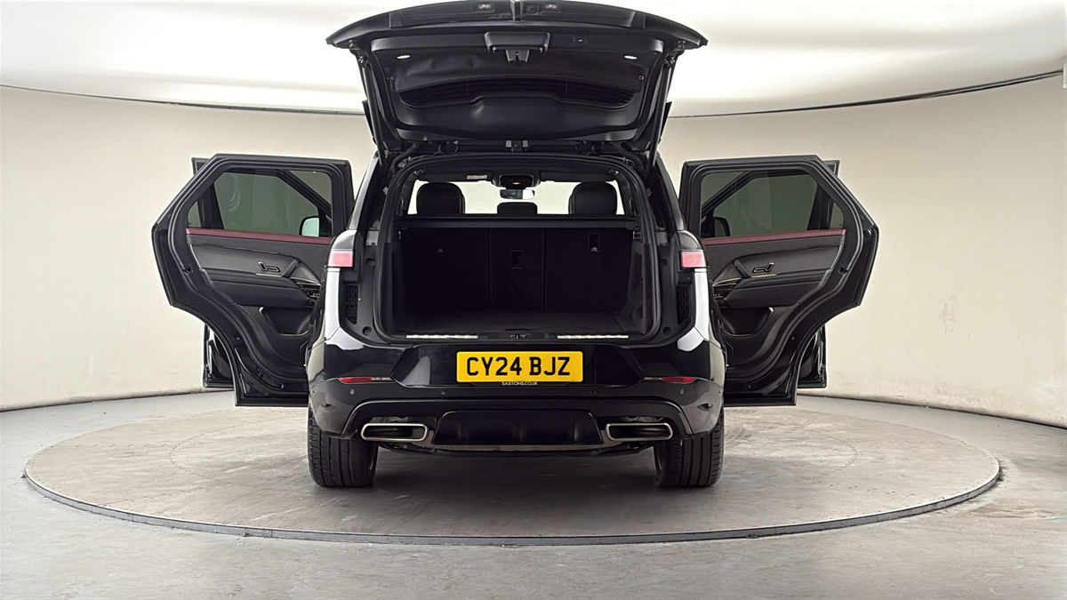 More views of Land Rover Range Rover Sport