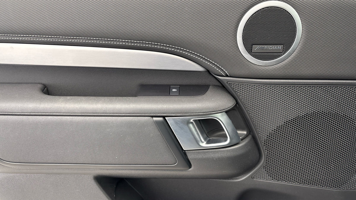 Land Rover Discovery Image 19