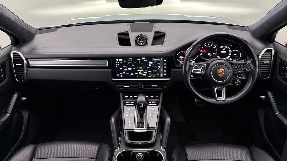 Porsche Cayenne Image 12