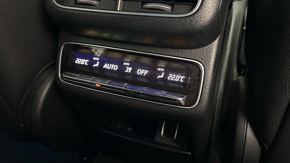 Mercedes-Benz GLE Image 30