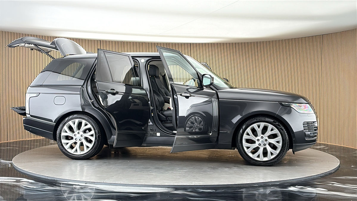 More views of Land Rover Range Rover