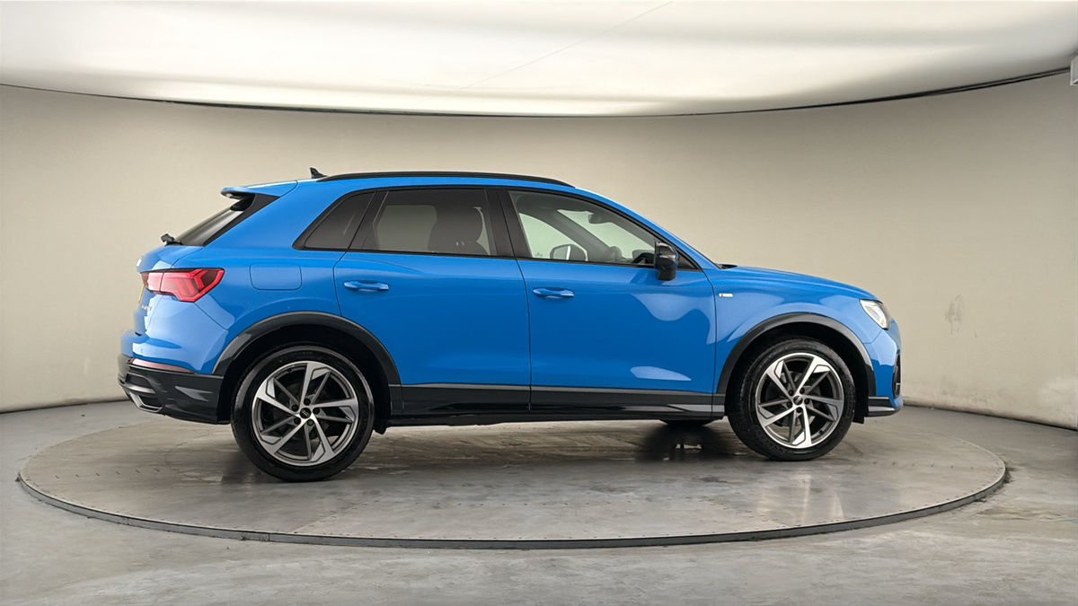 More views of Audi Q3