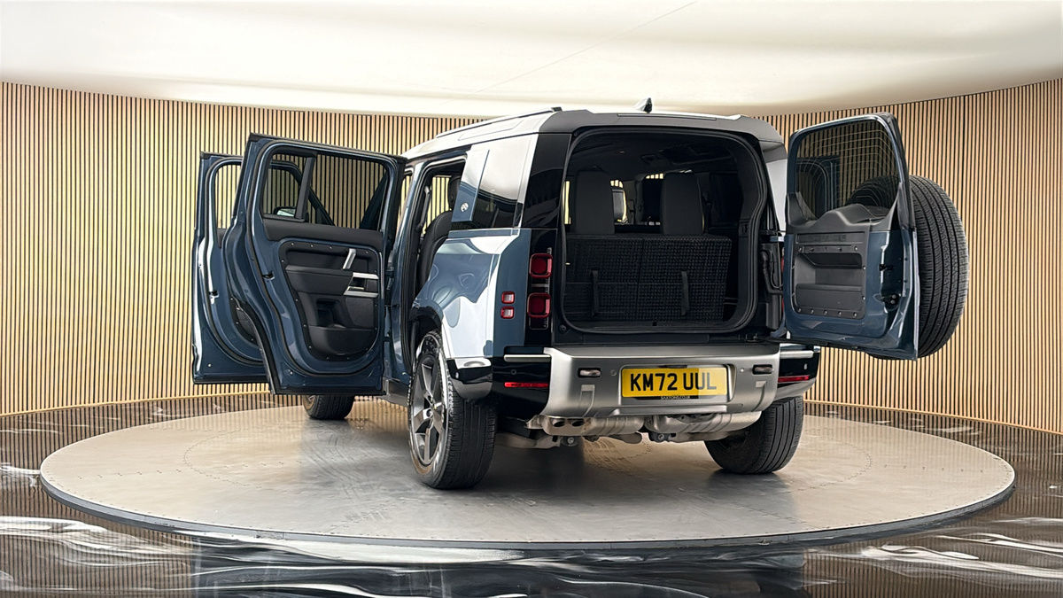 More views of Land Rover Defender 110