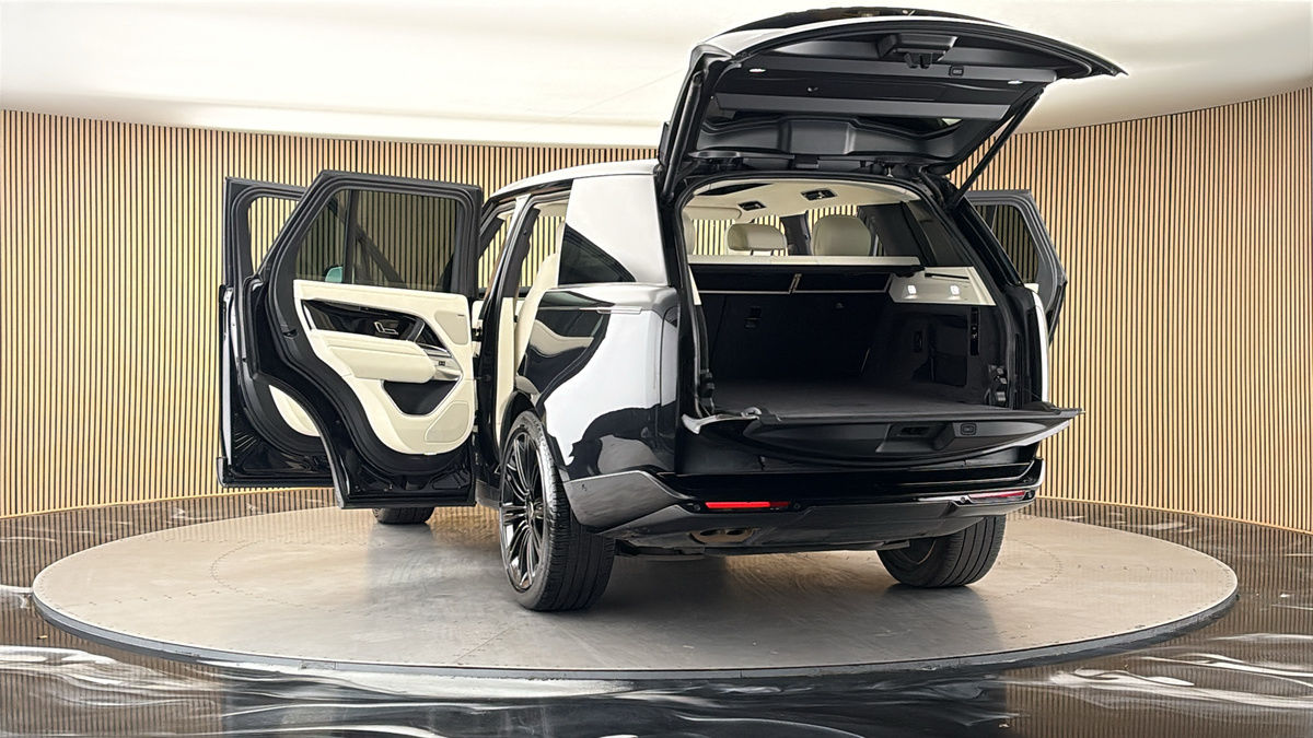 More views of Land Rover Range Rover
