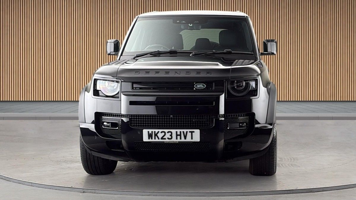Land Rover Defender 110 Image 3