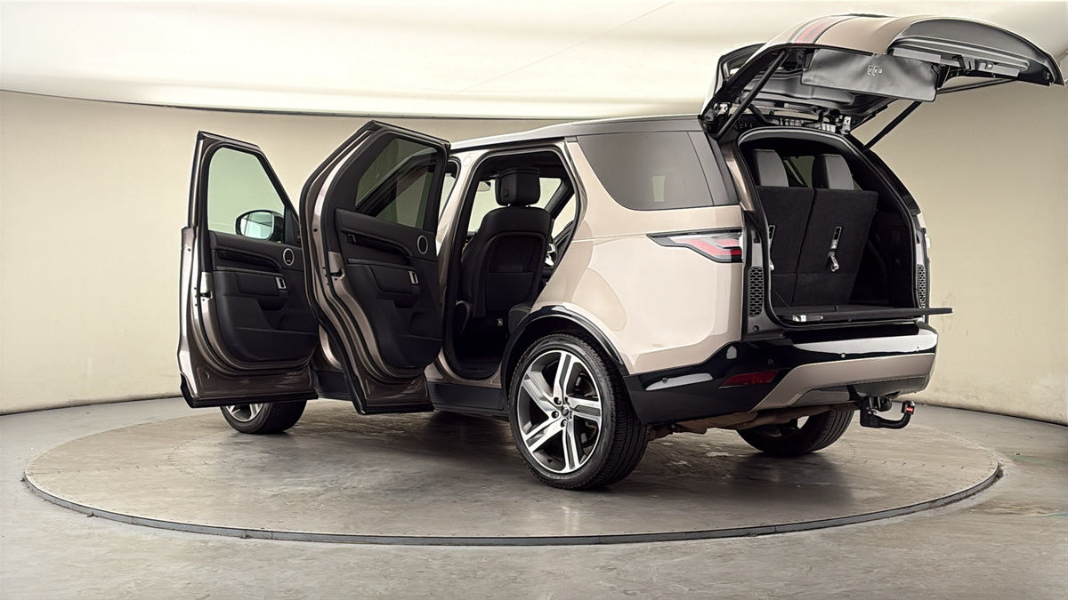 More views of Land Rover Discovery