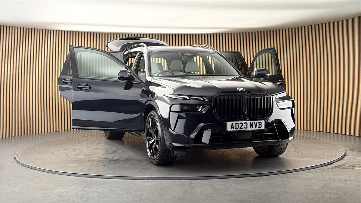More views of BMW X7