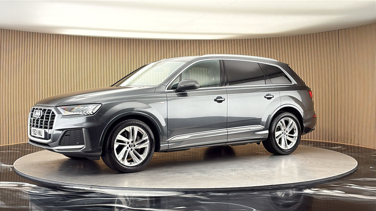 More views of Audi Q7