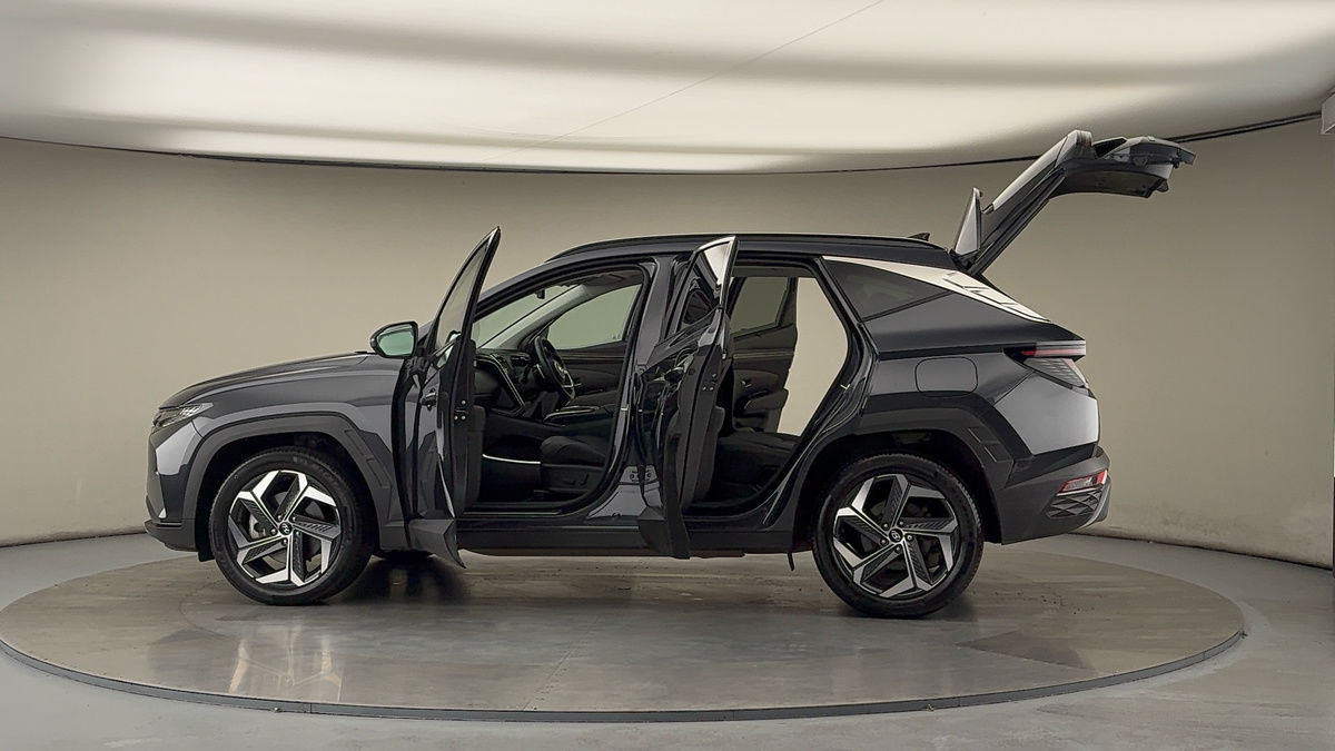 More views of Hyundai TUCSON