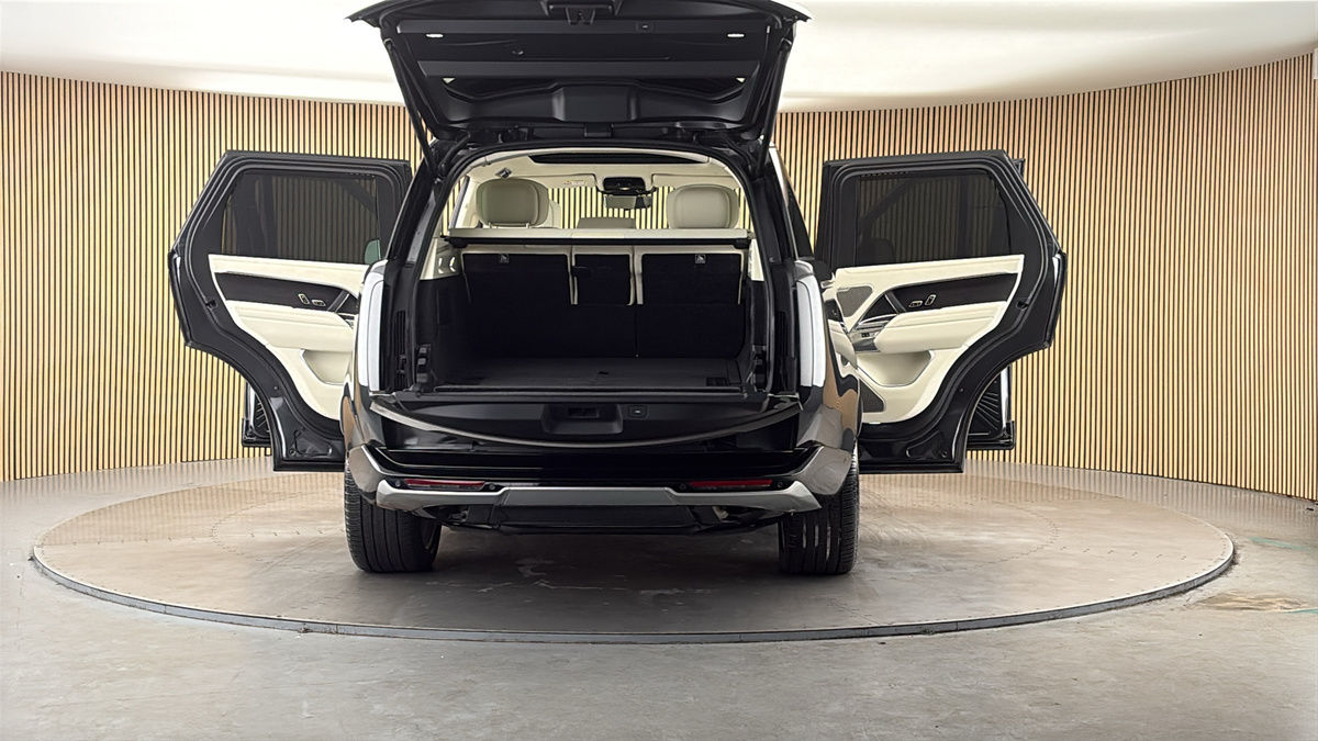 More views of Land Rover Range Rover