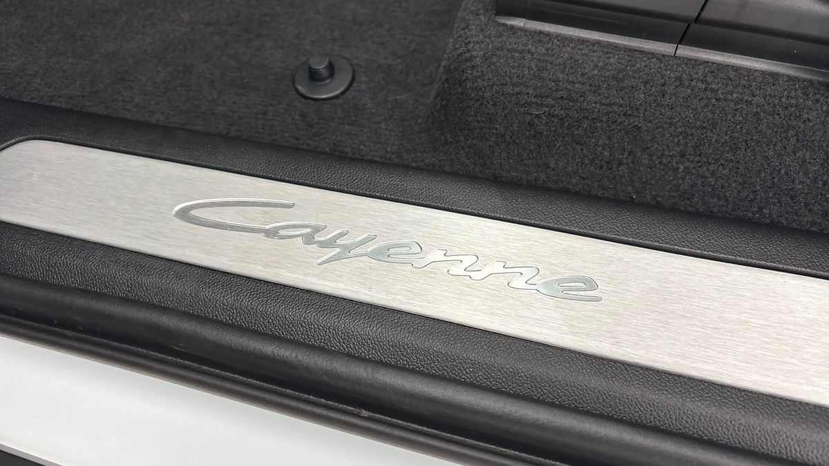 Porsche Cayenne Image 33