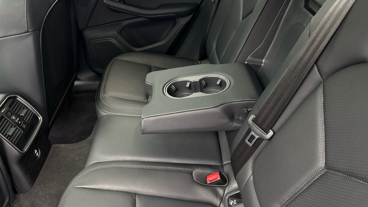 Porsche Macan Image 9