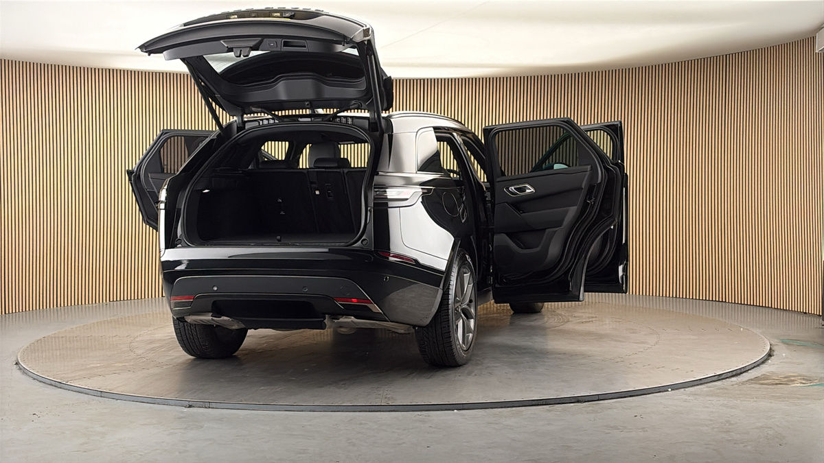 More views of Land Rover Range Rover Velar
