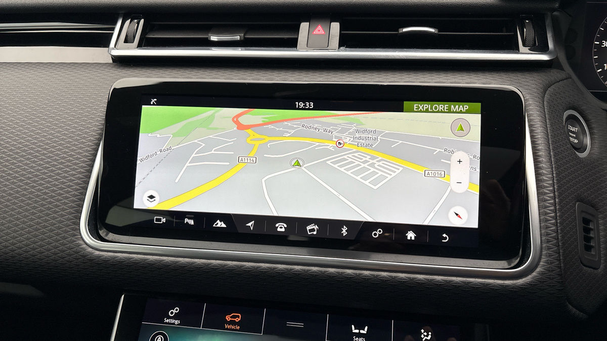 Land Rover Range Rover Velar Image 17