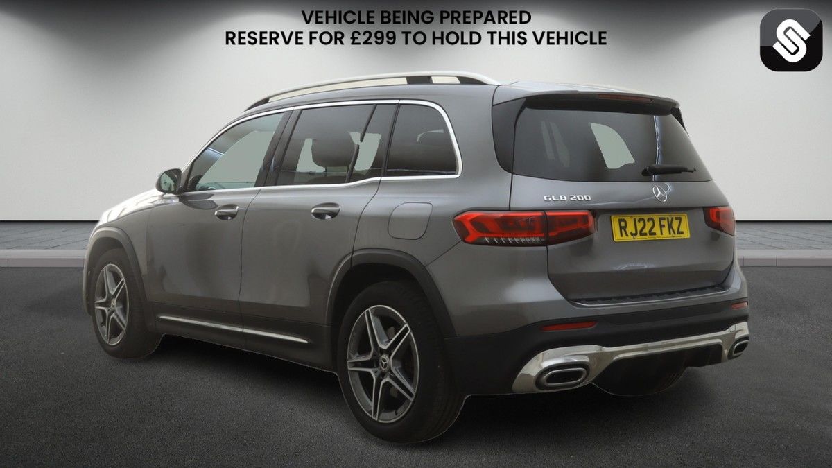 Mercedes-Benz GLB Image 3