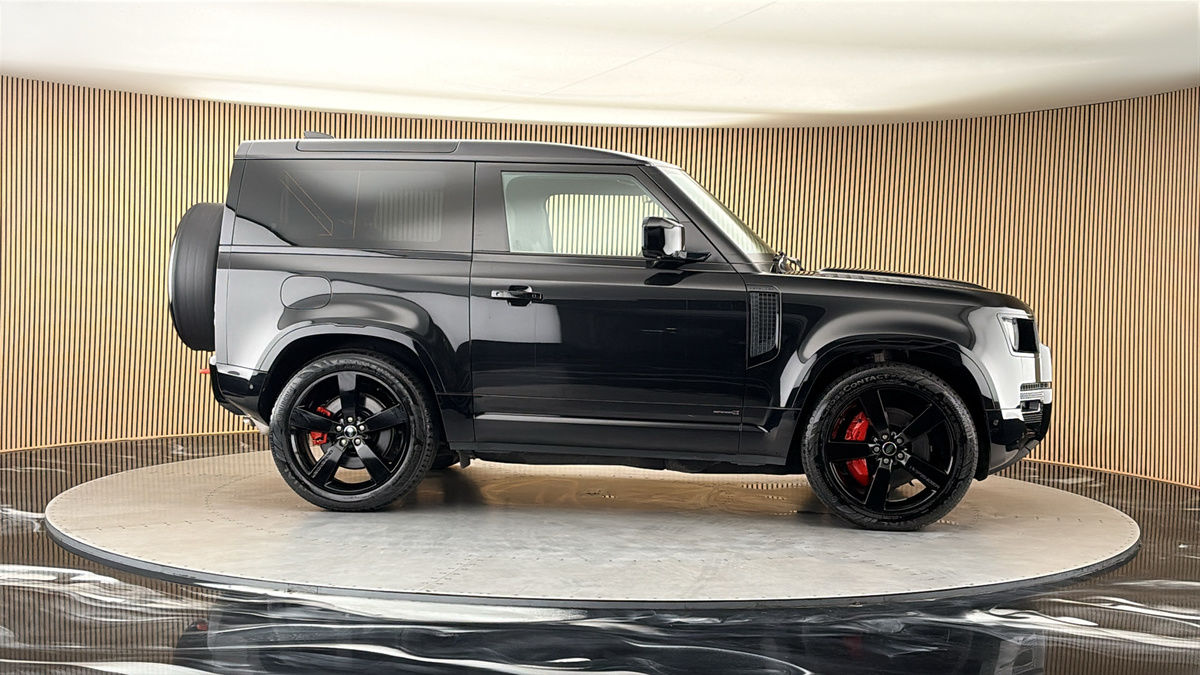 More views of Land Rover Defender 90