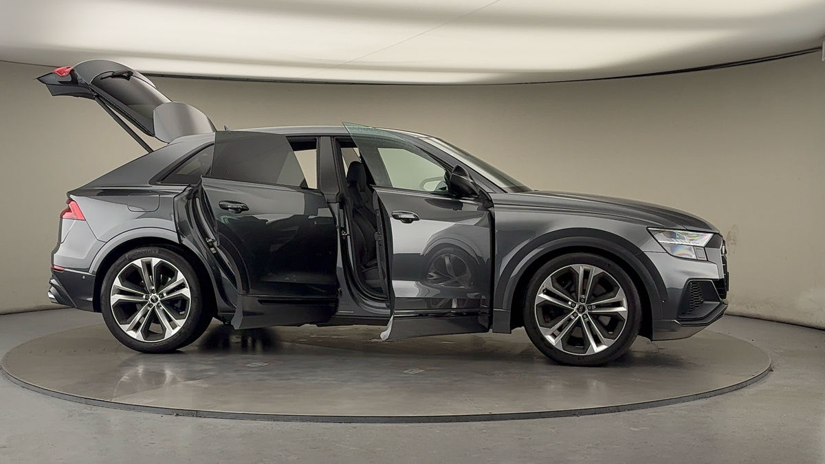 More views of Audi SQ8