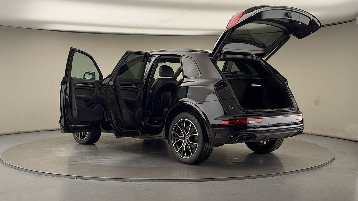 More views of Audi Q5