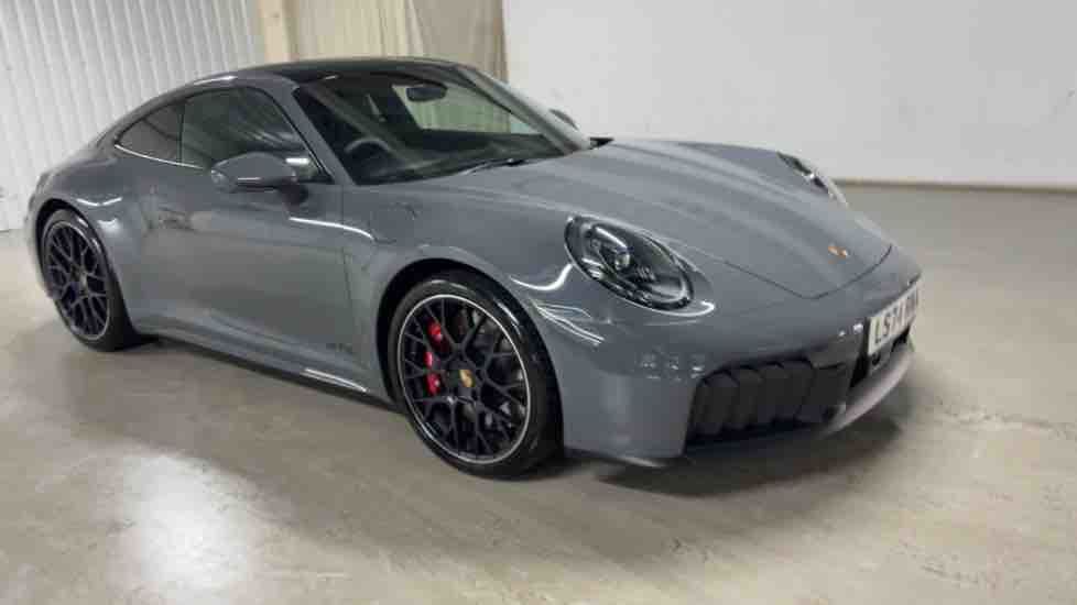 More views of Porsche 911