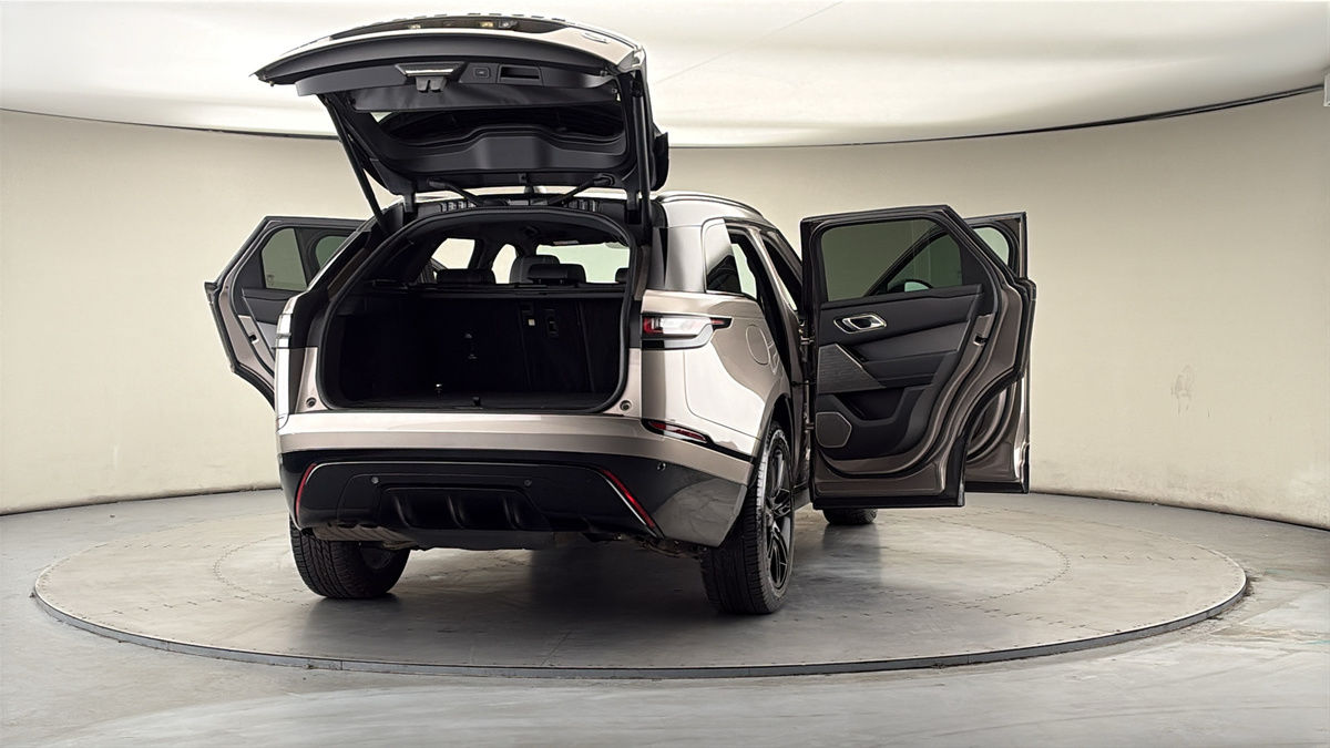 More views of Land Rover Range Rover Velar