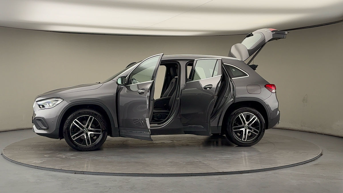 More views of Mercedes-Benz GLA