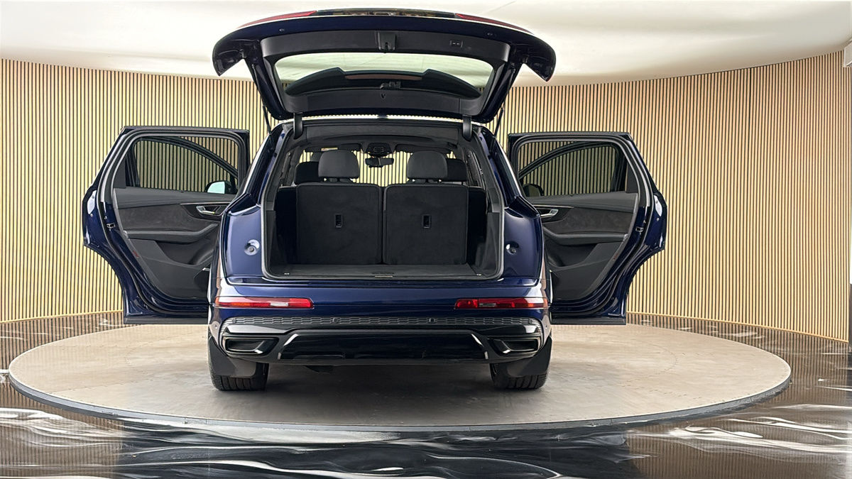 More views of Audi Q7