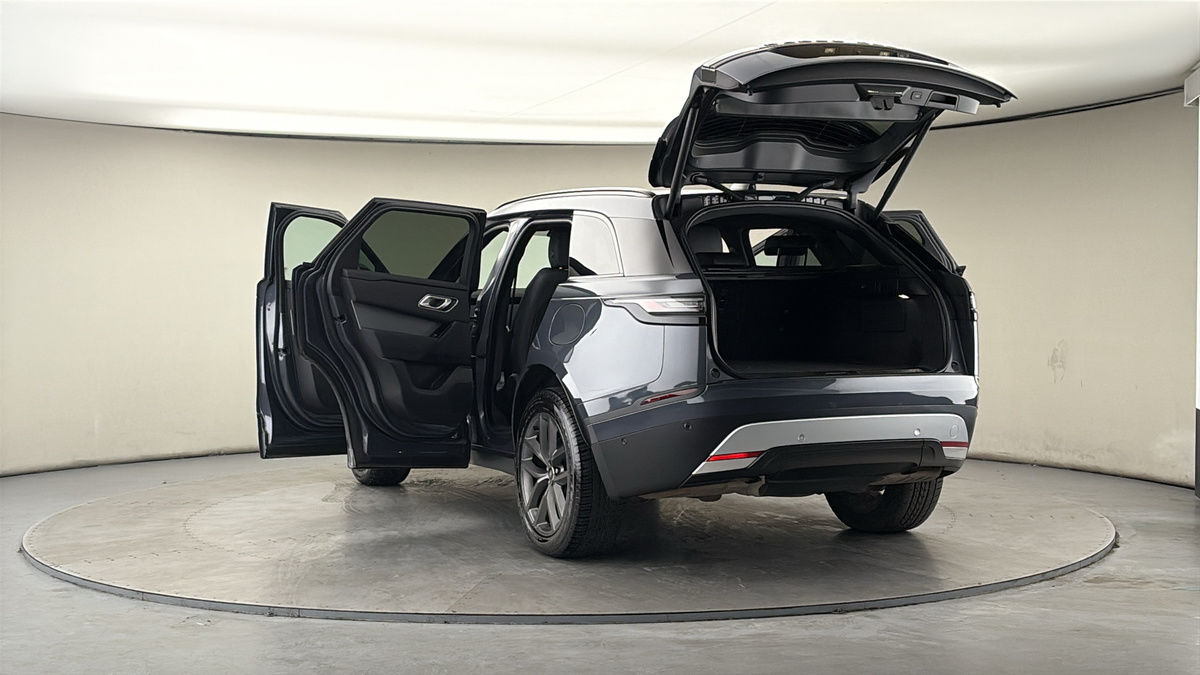 More views of Land Rover Range Rover Velar