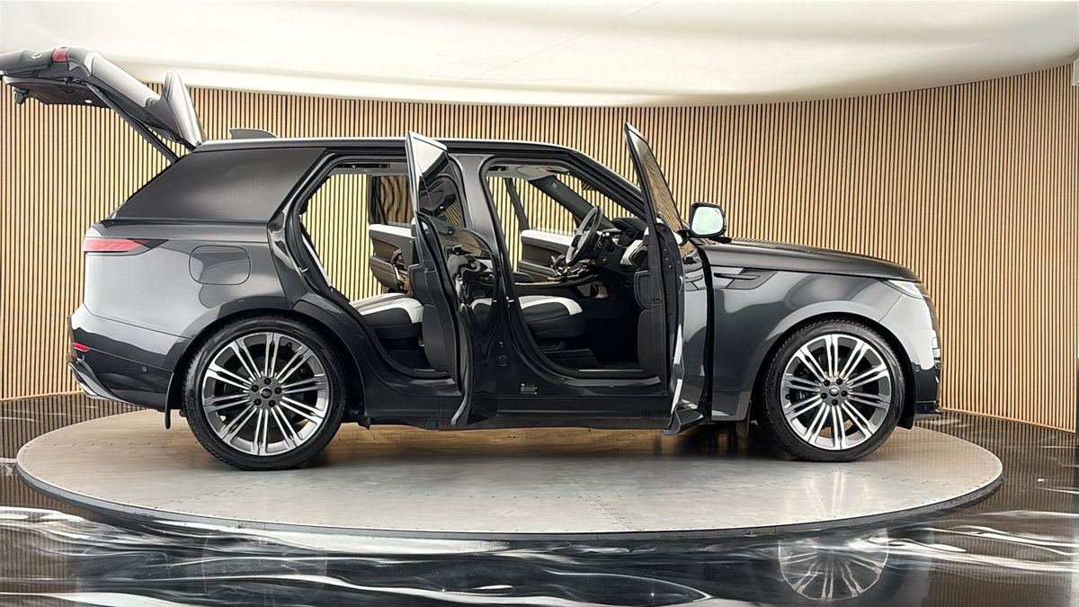 More views of Land Rover Range Rover Sport