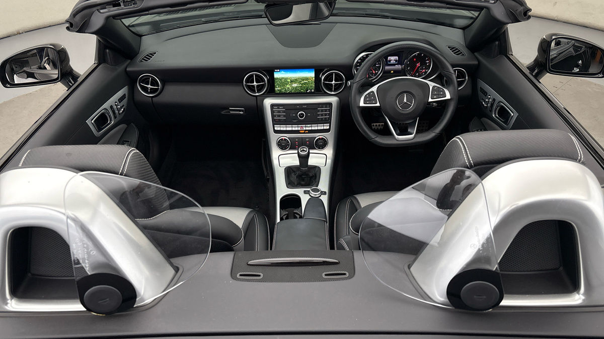 Mercedes-Benz SLC Image 27