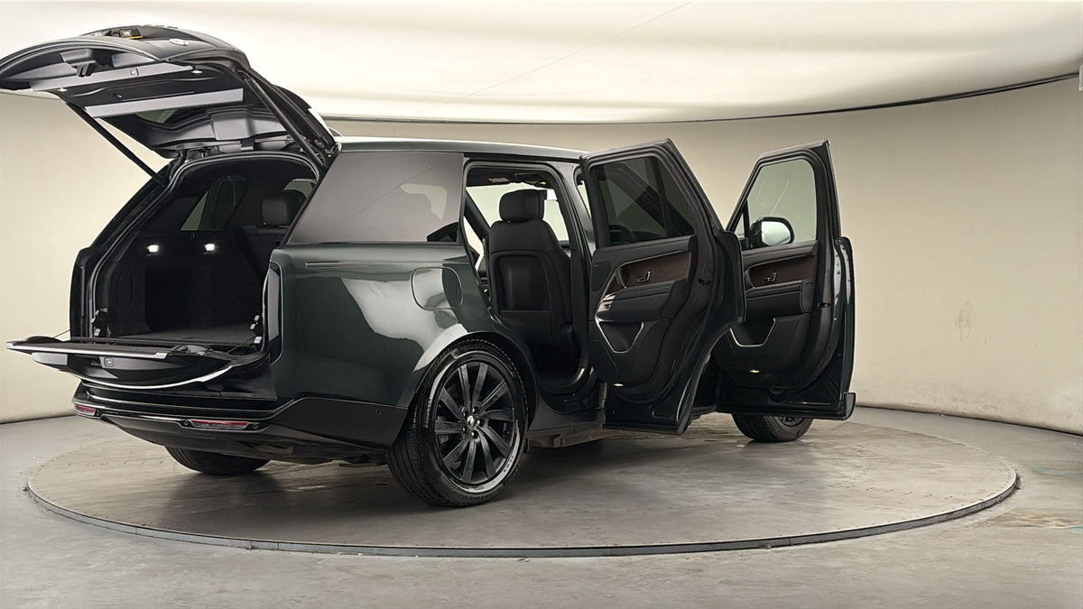 More views of Land Rover Range Rover