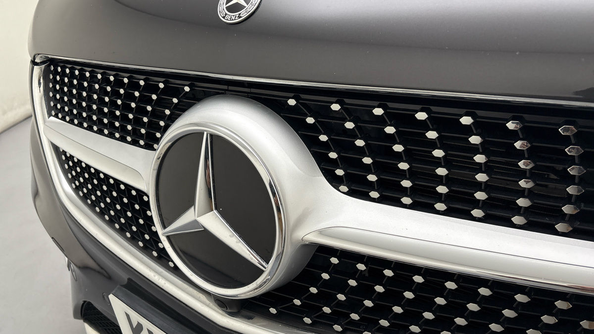 Mercedes-Benz V Class Image 24