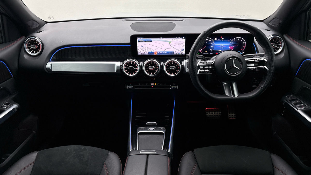 Mercedes-Benz GLB Image 12