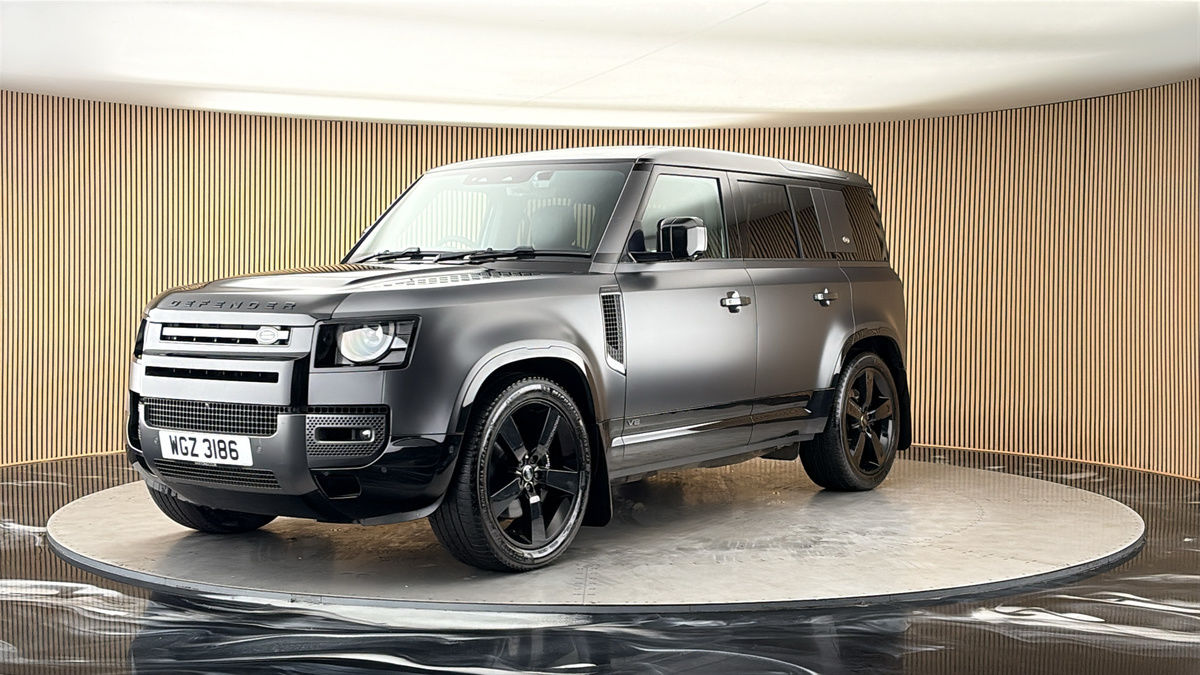 More views of Land Rover Defender 110