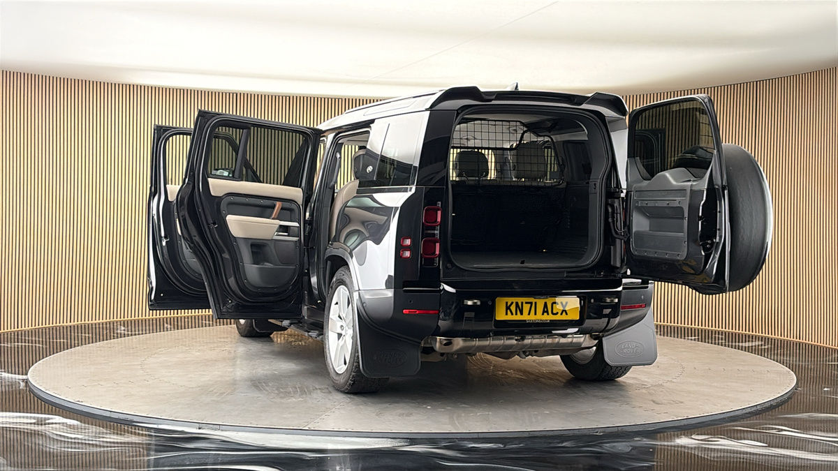 More views of Land Rover Defender 110