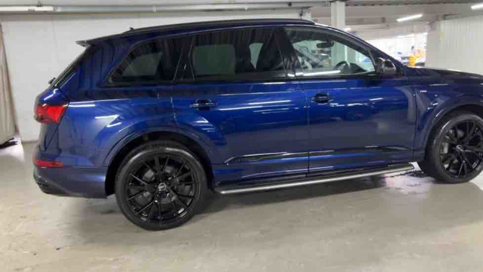 More views of Audi Q7
