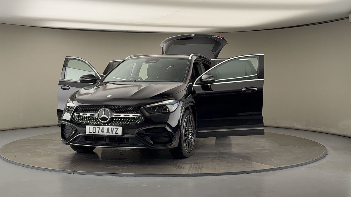 More views of Mercedes-Benz GLA