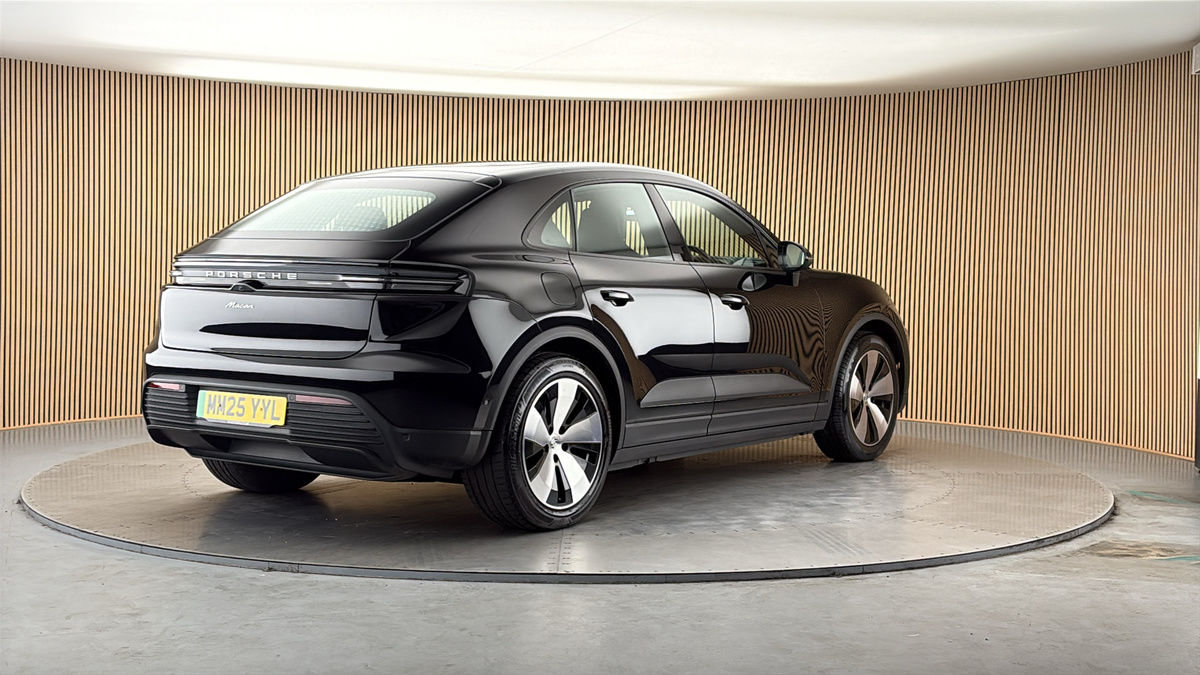 More views of Porsche Macan