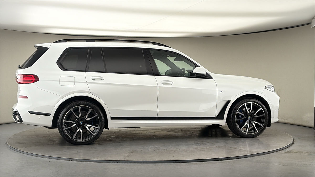 More views of BMW X7