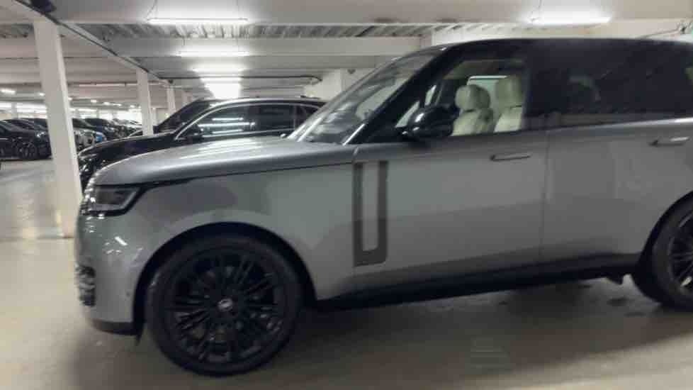 More views of Land Rover Range Rover