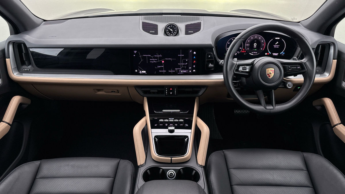 Porsche Cayenne Image 12