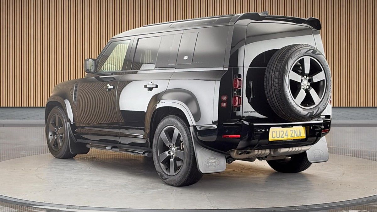 Land Rover Defender 110 Image 2